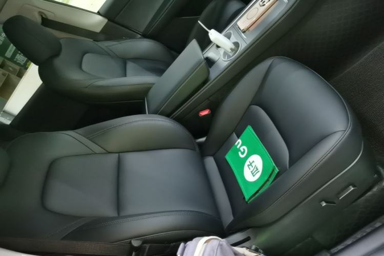 Used Tesla Model Y 2022 Performance High-Performance All-Wheel-Drive Version Right Front Seat