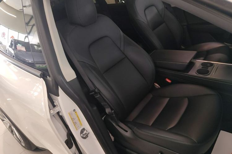 Used Tesla Model Y 2022 Rear-Wheel-Drive Version Right Front Seat