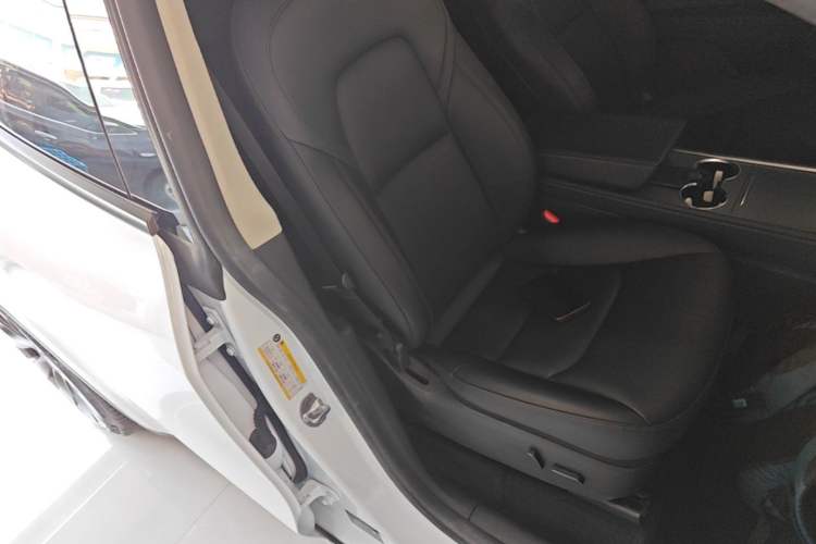 Used Tesla Model Y 2022 Performance High-Performance All-Wheel-Drive Version Right Front Seat