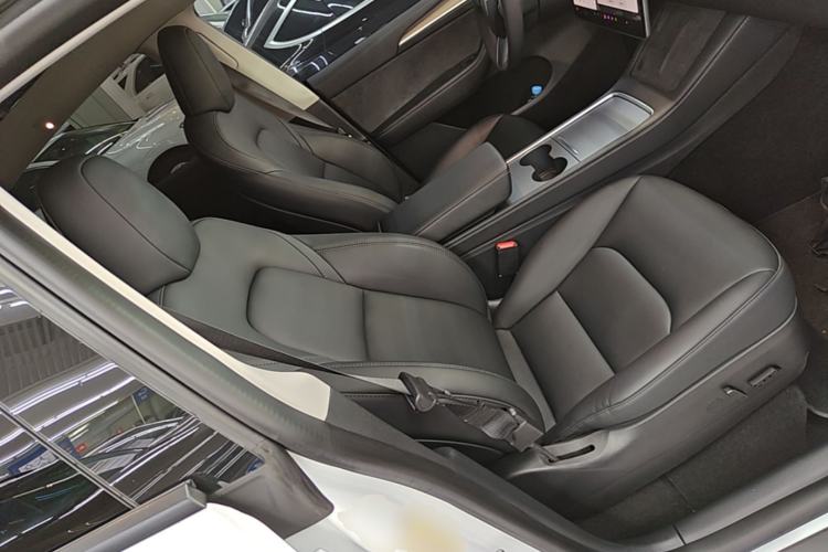 Used Tesla Model Y 2022 Rear-Wheel-Drive Version Right Front Seat
