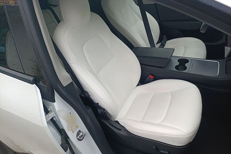 Used Tesla Model Y 2022 Long-Range All-Wheel-Drive Version Right Front Seat
