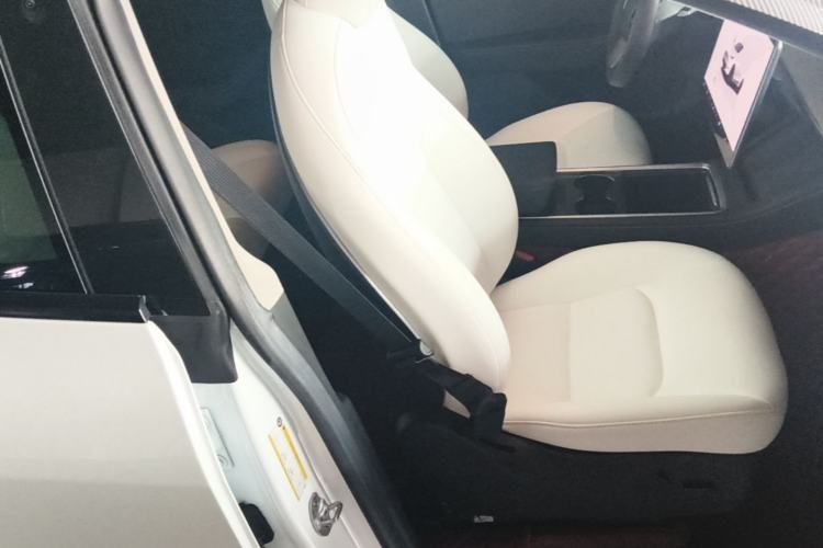 Used Tesla Model Y 2022 Performance High-Performance All-Wheel-Drive Version Right Front Seat