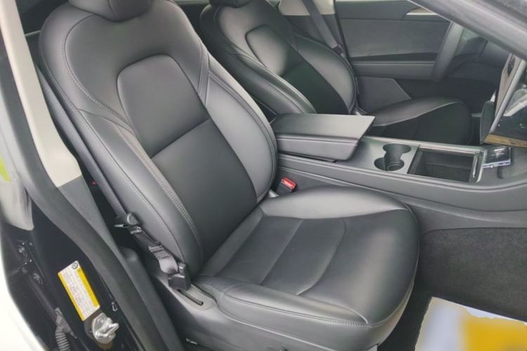 Used Tesla Model Y 2022 Rear-Wheel-Drive Version Right Front Seat