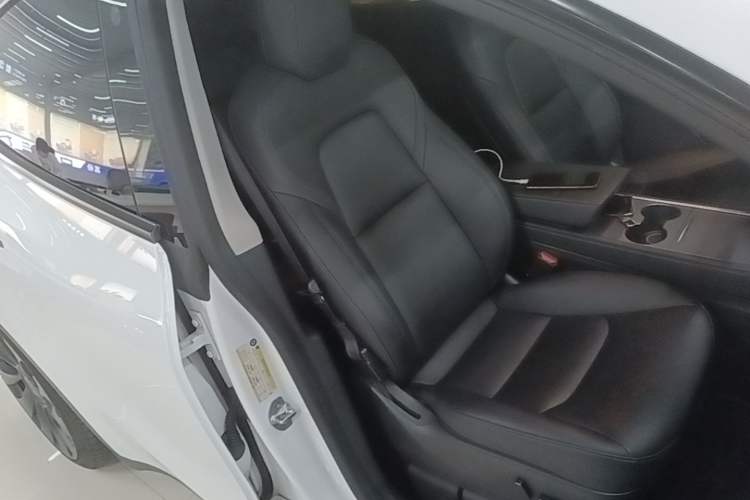 Used Tesla Model Y 2022 Performance High-Performance All-Wheel-Drive Version Right Front Seat