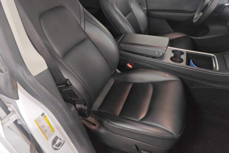 Used Tesla Model Y 2022 Rear-Wheel-Drive Version Right Front Seat