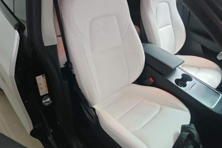 Used Tesla Model Y 2022 Rear-Wheel-Drive Version Right Front Seat