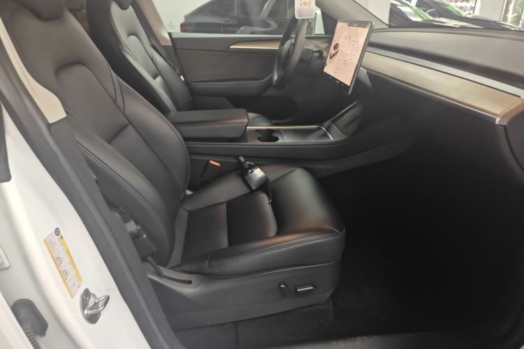 Used Tesla Model Y 2022 Rear-Wheel-Drive Version Right Front Seat