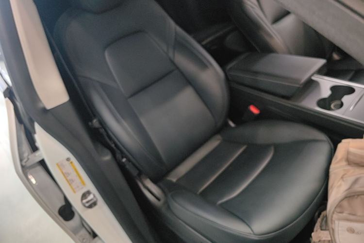 Used Tesla Model Y 2022 Rear-Wheel-Drive Version Right Front Seat