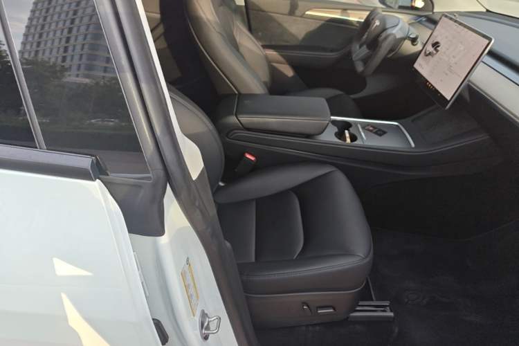 Used Tesla Model Y 2022 Revised Version Rear-Wheel Drive Right Front Seat