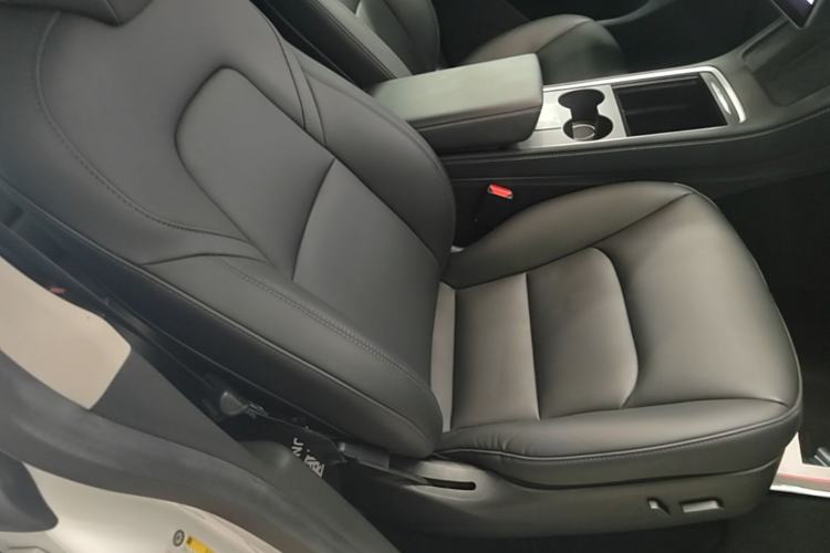 Used Tesla Model Y 2022 Rear-Wheel-Drive Version Right Front Seat