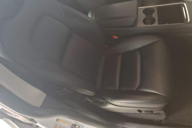 Used Tesla Model Y 2022 Rear-Wheel-Drive Version Right Front Seat