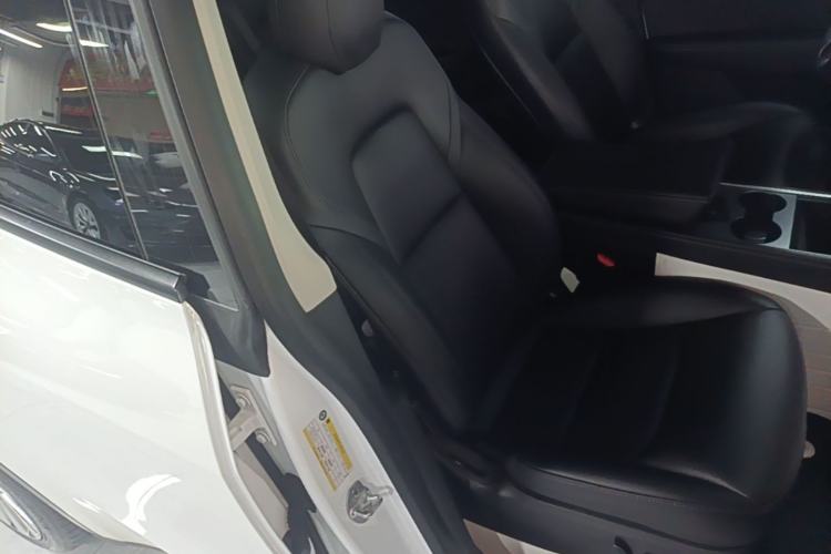 Used Tesla Model Y 2022 Rear-Wheel-Drive Version Right Front Seat