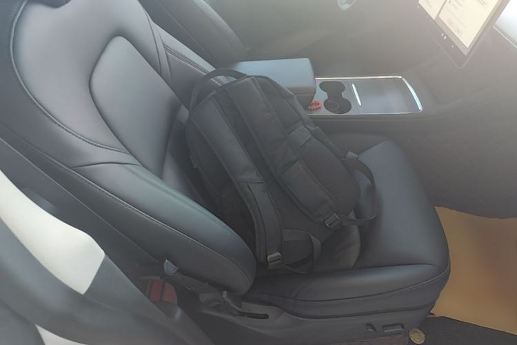 Used Tesla Model Y 2022 Rear-Wheel-Drive Version Right Front Seat