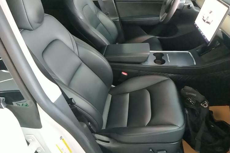 Used Tesla Model Y 2022 Rear-Wheel-Drive Version Right Front Seat