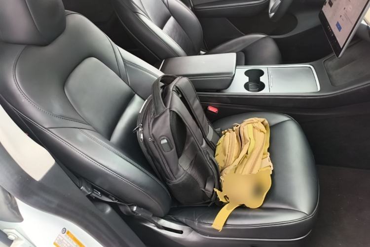 Used Tesla Model Y 2022 Rear-Wheel-Drive Version Right Front Seat
