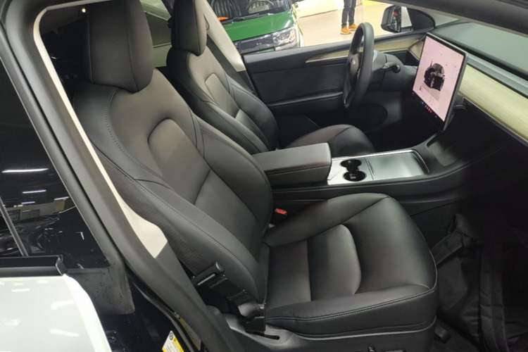 Used Tesla Model Y 2022 Long-Range All-Wheel-Drive Version Right Front Seat