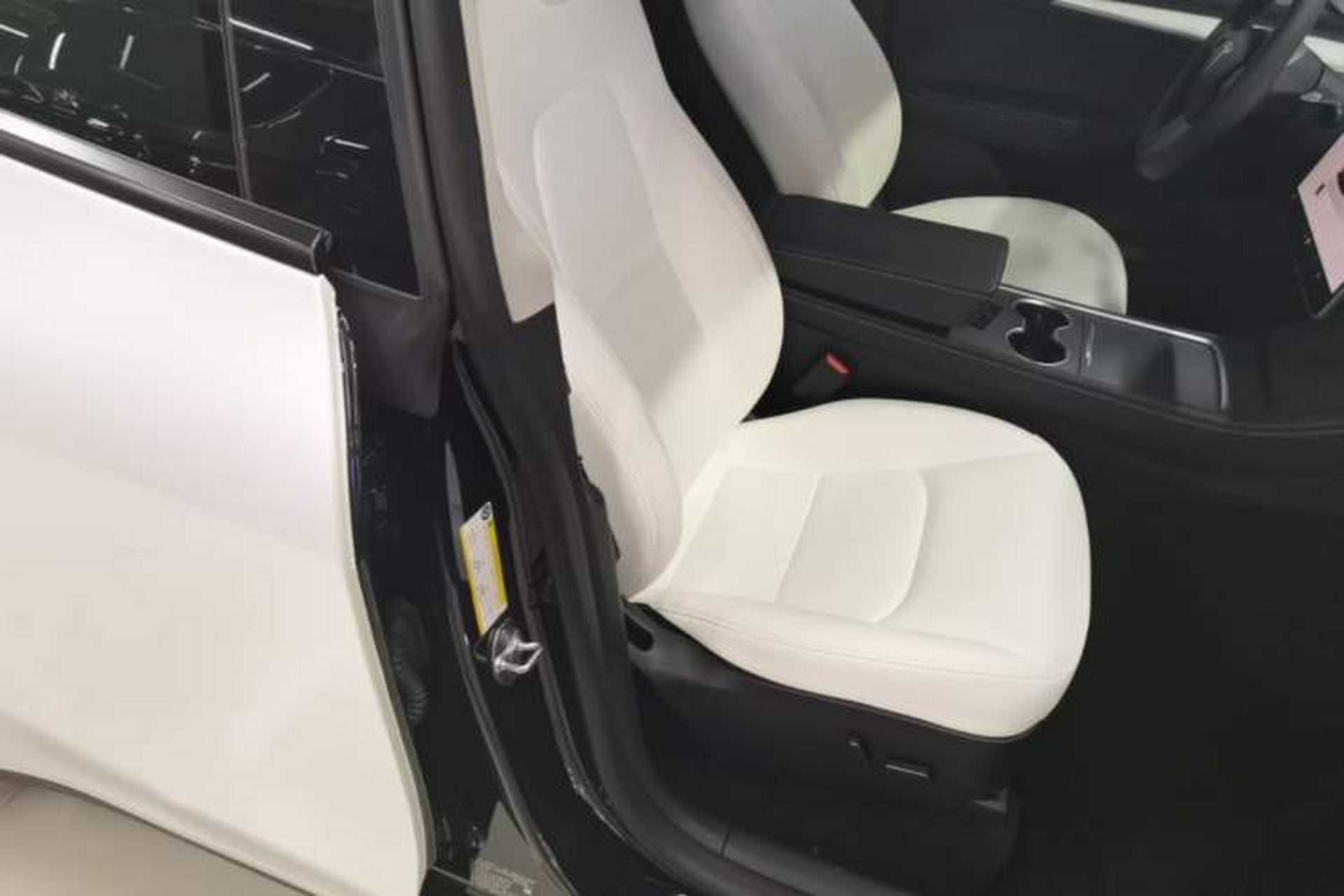 Used Tesla Model Y 2022 Performance High-Performance All-Wheel-Drive Version Right Front Seat