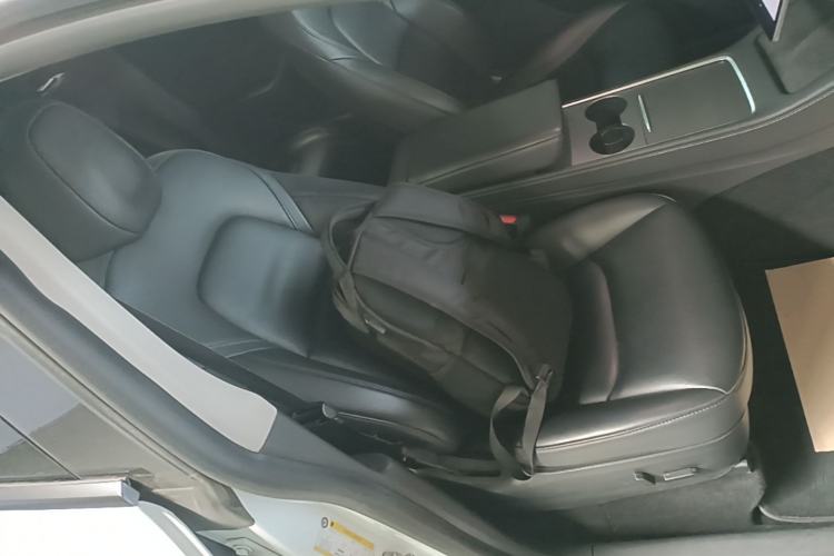 Used Tesla Model Y 2022 Rear-Wheel-Drive Version Right Front Seat
