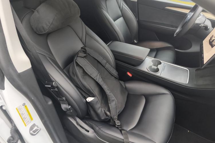 Used Tesla Model Y 2022 Performance High-Performance All-Wheel-Drive Version Right Front Seat