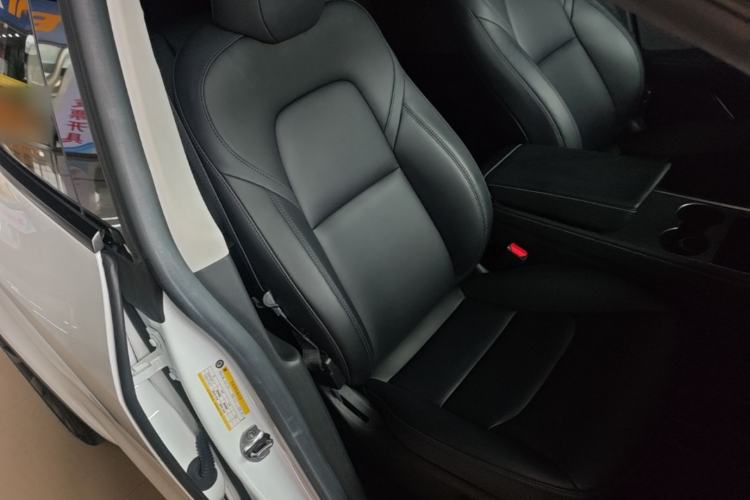 Used Tesla Model Y 2022 Rear-Wheel-Drive Version Right Front Seat