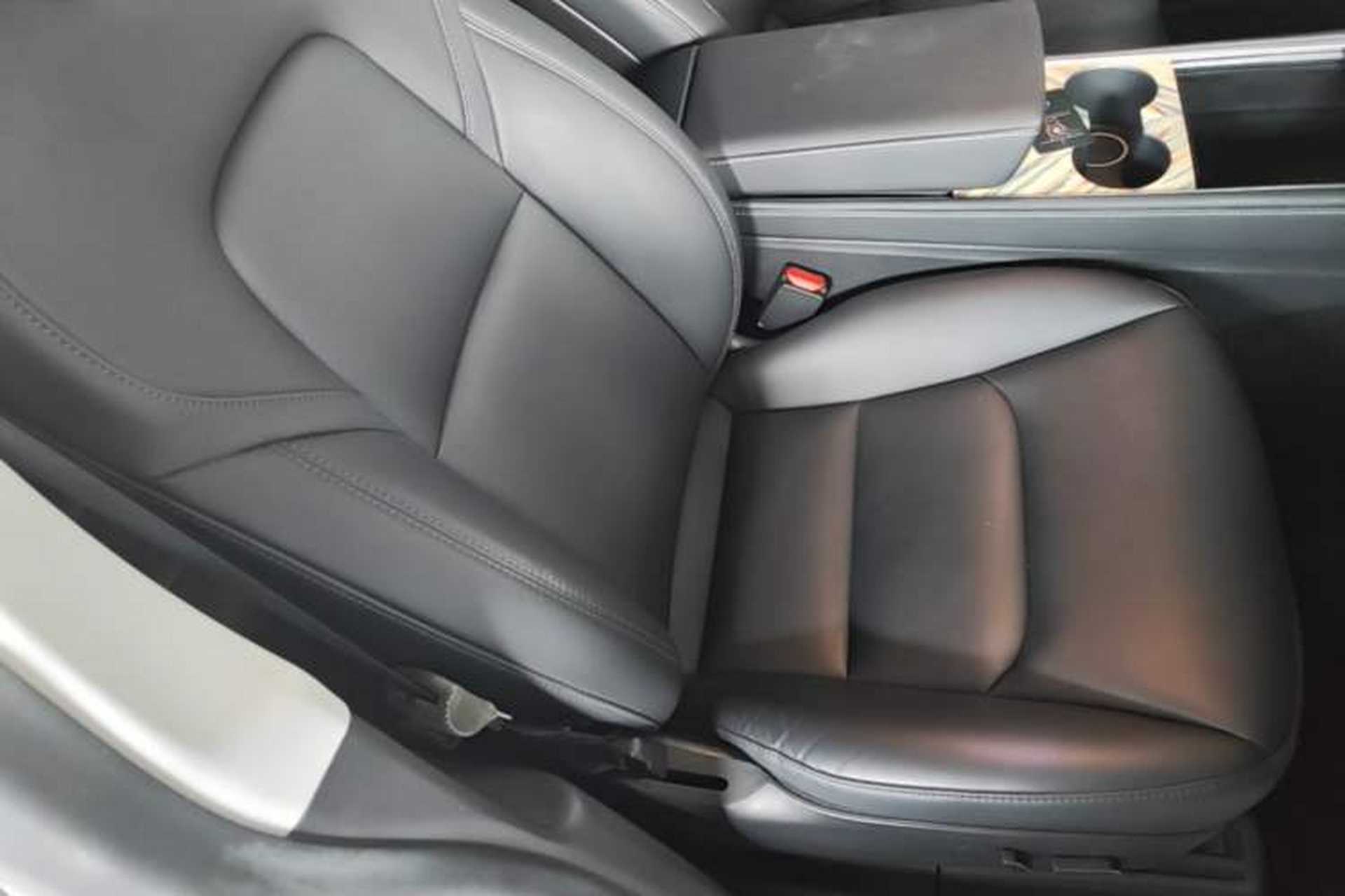 Used Tesla Model Y 2022 Long-Range All-Wheel-Drive Version Right Front Seat