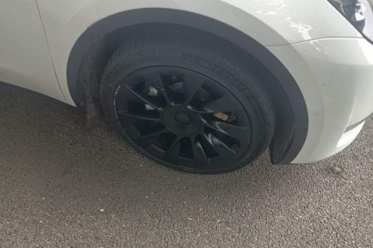 Used Tesla Model Y 2022 Revised Version Long-Range All-Wheel Drive Right Front Wheel Hub