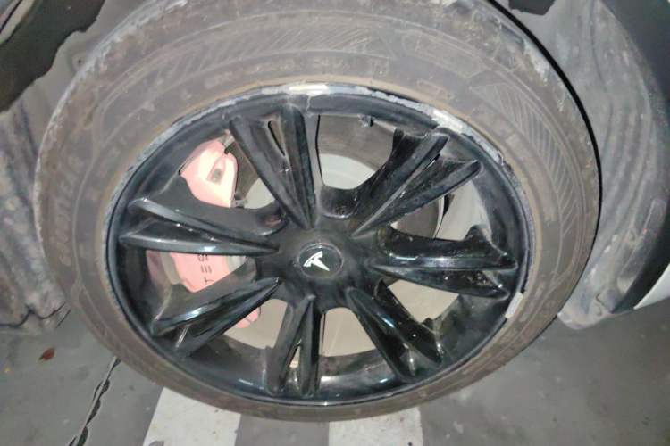 Used Tesla Model Y 2022 Revised Version Rear-Wheel Drive Right Front Wheel Hub
