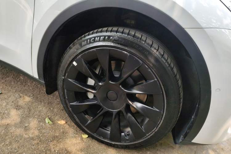 Used Tesla Model Y 2022 Revised Version Rear-Wheel Drive Right Front Wheel Hub