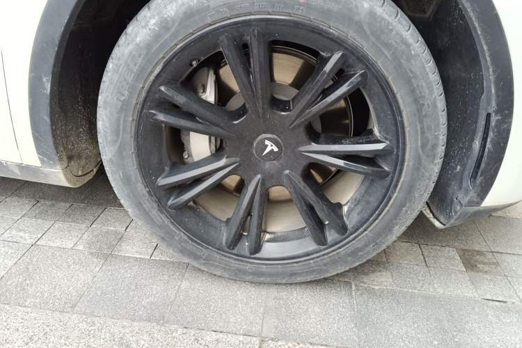 Used Tesla Model Y 2022 Revised Version Rear-Wheel Drive Right Front Wheel Hub
