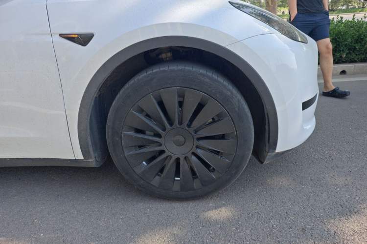 Used Tesla Model Y 2022 Revised Version Rear-Wheel Drive Right Front Wheel Hub