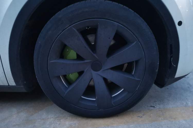 Used Tesla Model Y 2022 Revised Version Rear-Wheel Drive Right Front Wheel Hub