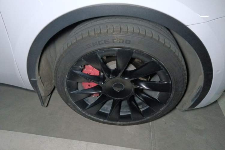 Used Tesla Model Y 2022 Rear-Wheel-Drive Version Right Front Wheel Hub