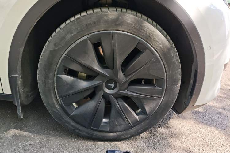 Used Tesla Model Y 2022 Revised Version Rear-Wheel Drive Right Front Wheel Hub