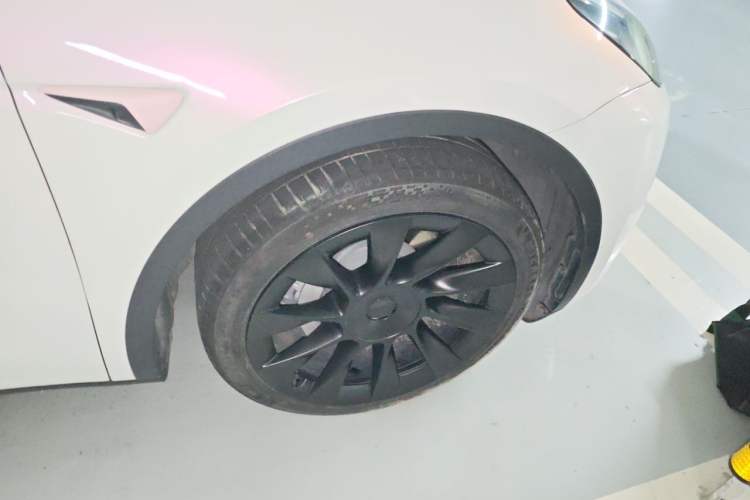 Used Tesla Model Y 2022 Revised Version Rear-Wheel Drive Right Front Wheel Hub
