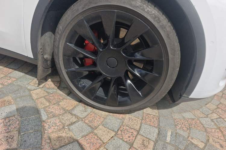 Used Tesla Model Y 2022 Revised Version Rear-Wheel Drive Right Front Wheel Hub