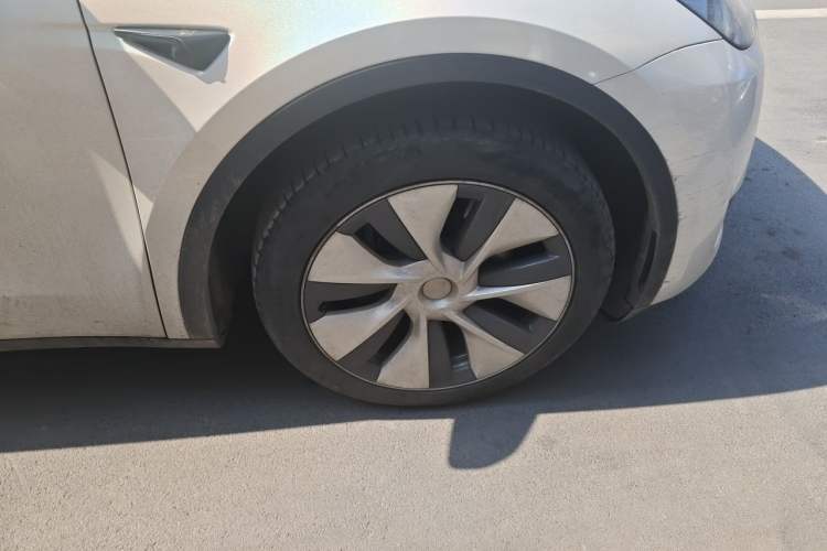 Used Tesla Model Y 2022 Revised Version Rear-Wheel Drive Right Front Wheel Hub