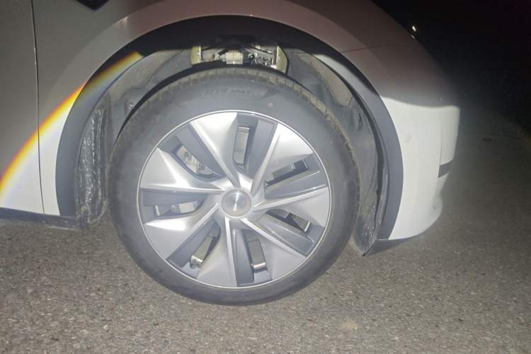 Used Tesla Model Y 2022 Revised Version Rear-Wheel Drive Right Front Wheel Hub