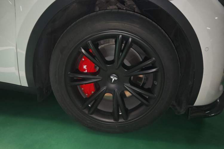 Used Tesla Model Y 2022 Revised Version Rear-Wheel Drive Right Front Wheel Hub