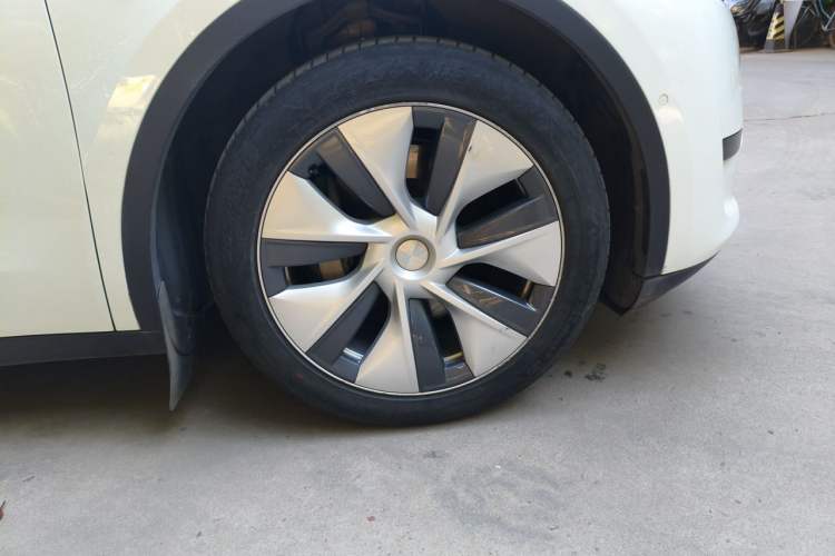 Used Tesla Model Y 2022 Revised Version Rear-Wheel Drive Right Front Wheel Hub