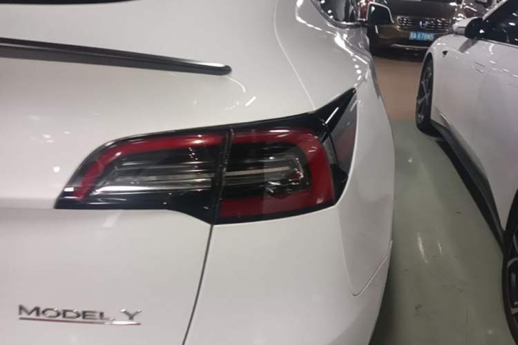Used Tesla Model Y 2022 Performance High-Performance All-Wheel-Drive Version Right Rear Taillight