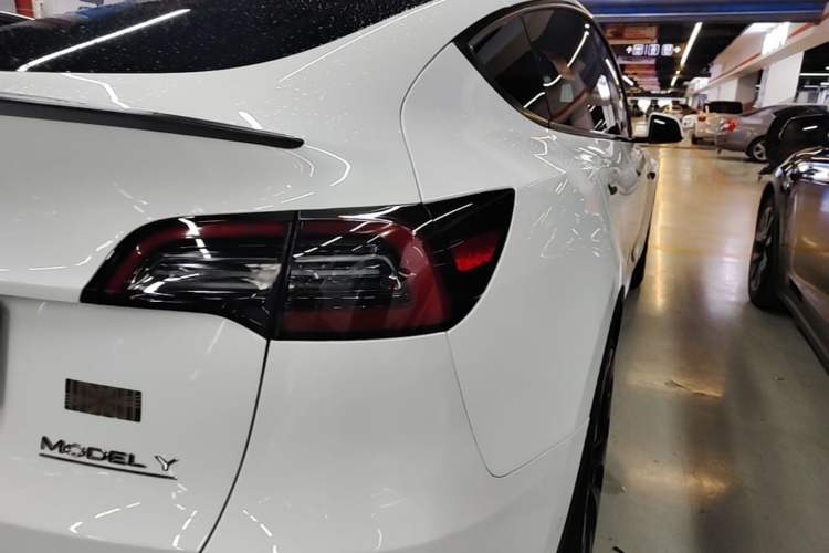 Used Tesla Model Y 2022 Performance High-Performance All-Wheel-Drive Version Right Rear Taillight