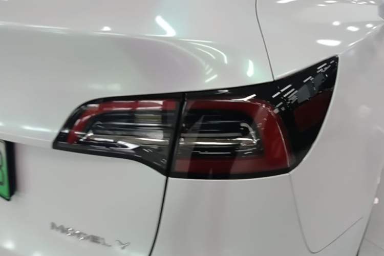 Used Tesla Model Y 2022 Revised Version Rear-Wheel Drive Right Rear Taillight