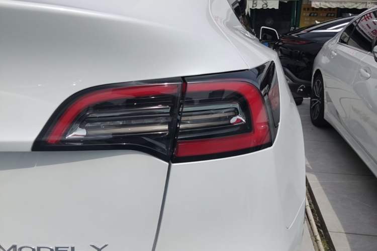 Used Tesla Model Y 2022 Revised Version Rear-Wheel Drive Right Rear Taillight