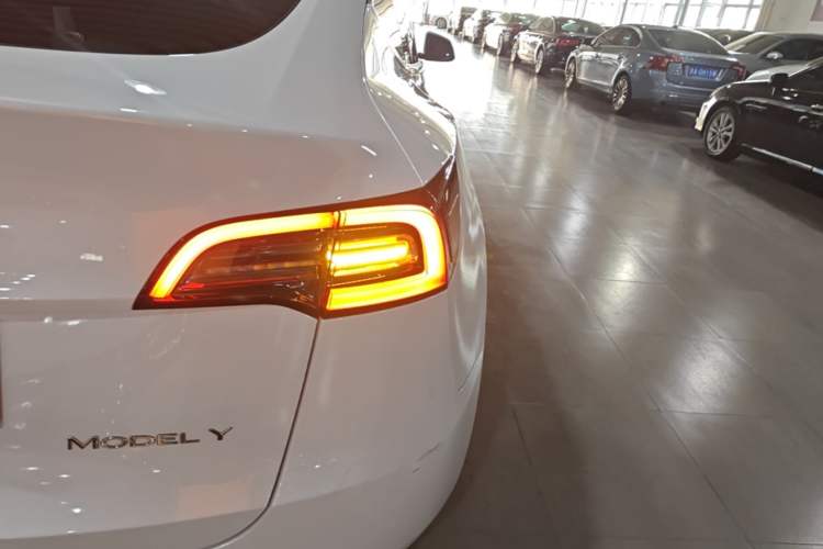 Used Tesla Model Y 2022 Revised Version Rear-Wheel Drive Right Rear Taillight