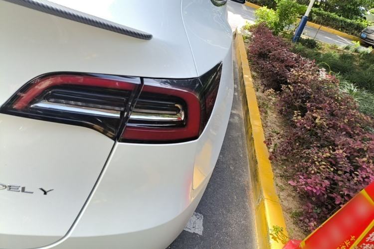 Used Tesla Model Y 2022 Rear-Wheel-Drive Version Right Rear Taillight