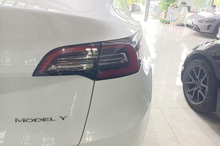 Used Tesla Model Y 2022 Revised Version Rear-Wheel Drive Right Rear Taillight