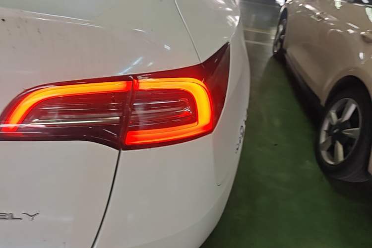 Used Tesla Model Y 2022 Revised Version Rear-Wheel Drive Right Rear Taillight