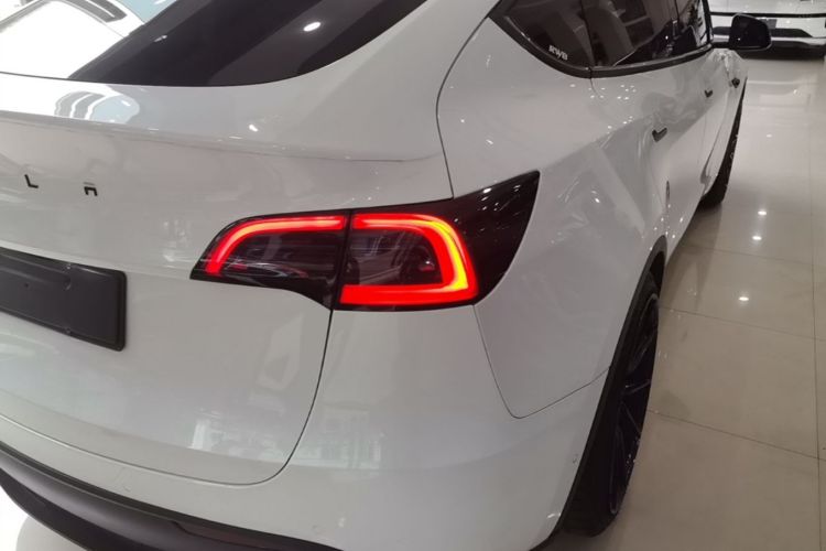 Used Tesla Model Y 2022 Performance High-Performance All-Wheel-Drive Version Right Rear Taillight