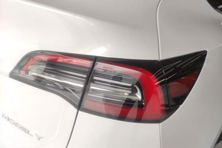 Used Tesla Model Y 2022 Revised Version Rear-Wheel Drive Right Rear Taillight