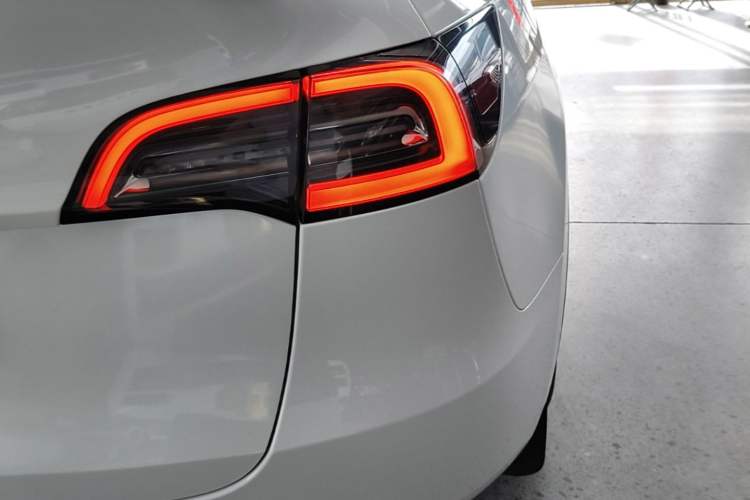 Used Tesla Model Y 2022 Rear-Wheel-Drive Version Right Rear Taillight